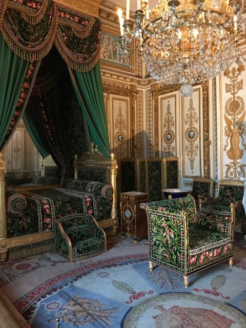 Château Fontainebleau English Semi-Private Guided Tour Max 6 - Distinctive Architecture and Decorations