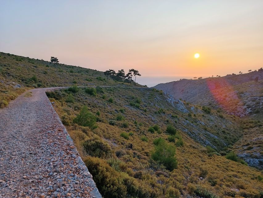 Chios: Private Sunset Hiking Tour to Lithi Beach - Itinerary and Experience