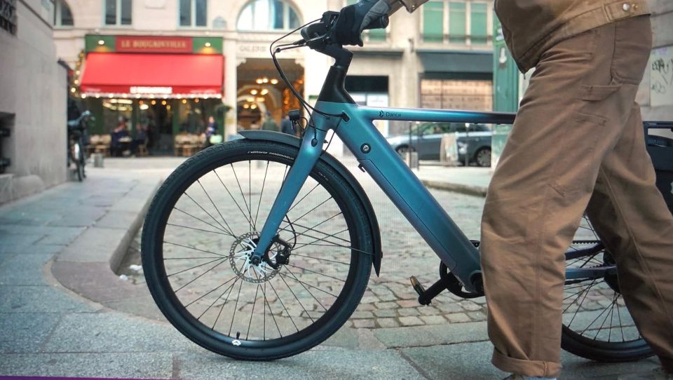 City E-Bike Tour of 2.5 Hours - Cancellation and Booking Details