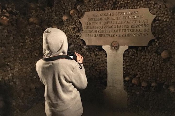 City Highlights Tour + Entry Tickets for the Paris Catacombs - Meeting and Pickup