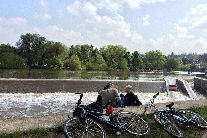 Countryside Tour on E-Bikes From Prague to Karlstejn Castle - Admiring Vltava and Berounka Rivers