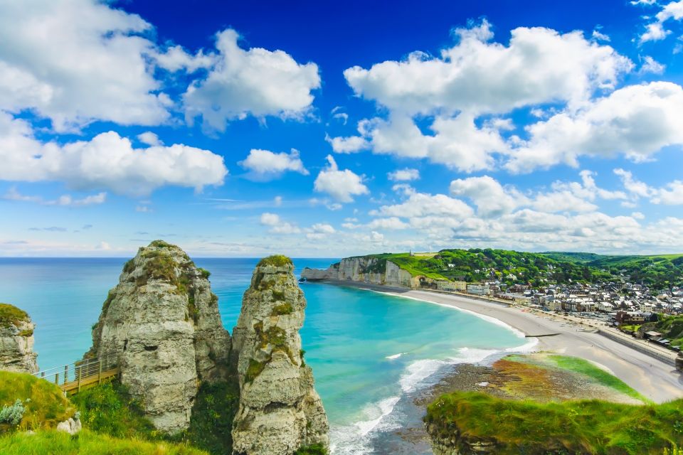 D-Day Normandy Beaches Guided Trip by Car From Paris - Juno Beach Memorial and WWII Tank