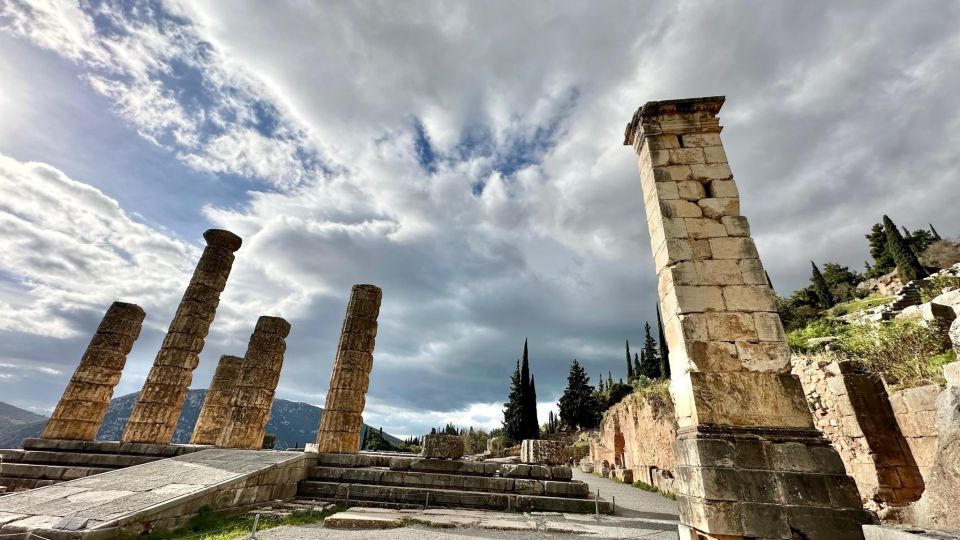 Delphi Navel Of Earth Hosios Loukas Full Day Private Tour - Itinerary Highlights