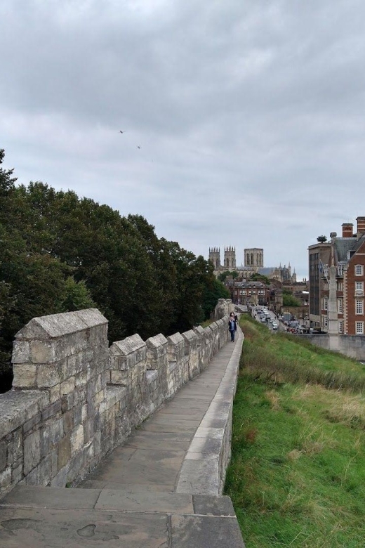 Discover Yorks Legacy: In-App Audio Tour of the City Walls - Traversing the City Fortification