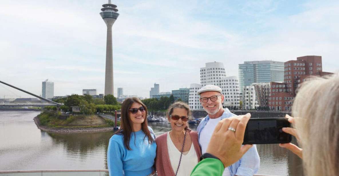 Düsseldorf: MedienHafen Tour - Tour Experience