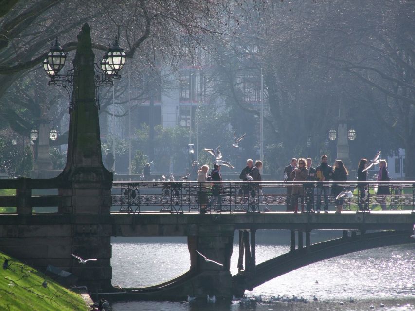 Düsseldorf: Private Christmas Market Tour - Discovering Altstadts Charm