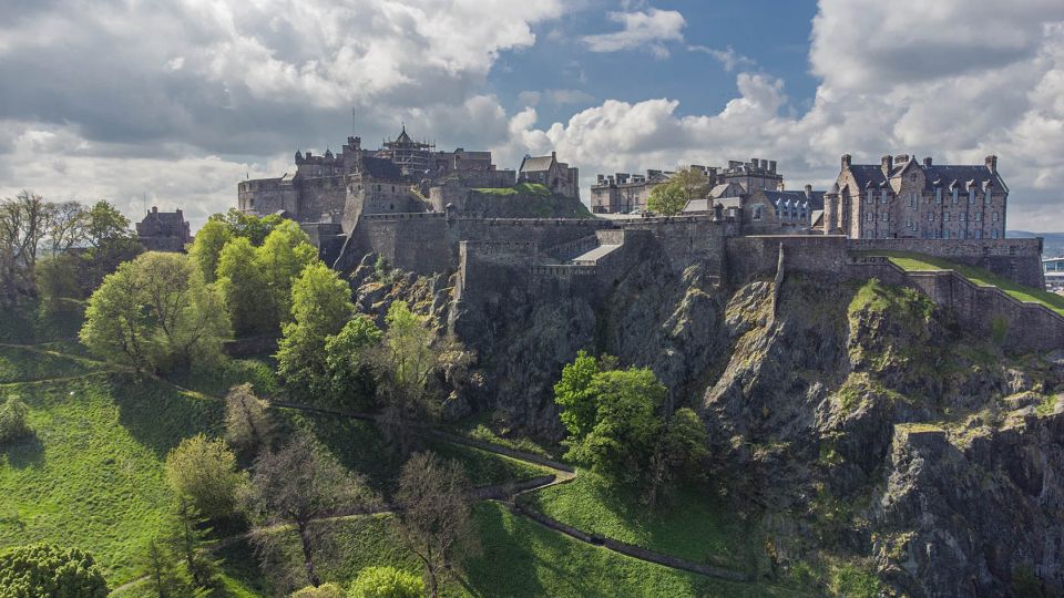 Edinburgh Castle: Guided Walking Tour With Entry Ticket - Highlights of the Tour