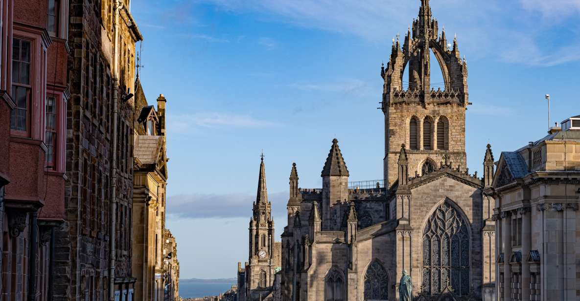 Edinburgh: Old Town Historical Tour - Exploring the Iconic Buildings