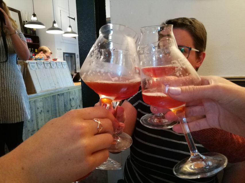 Edinburgh: Old Town Walking Tour and Beer Tasting - Highlights