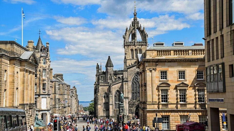 Edinburgh: Self-Guided Audio Tour - Key Attractions