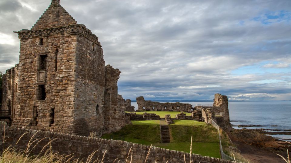 Edinburgh: St Andrews Walk, Dunfermline Abbey and Fife Coast - Highlights of the Tour