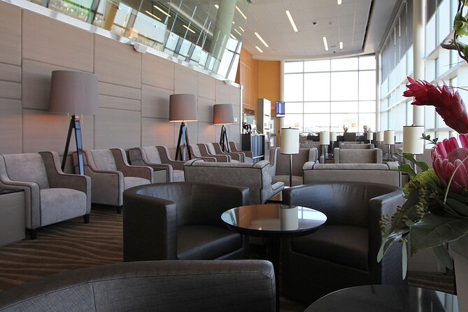 Edmonton International Airport Plaza Premium Lounge - Amenities Offered