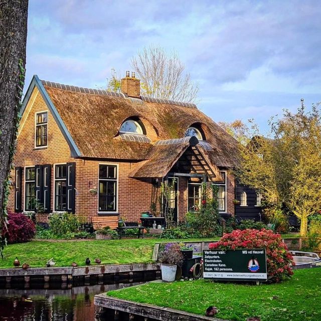 From Amsterdam: Giethoorn & Zaanse Schans Tour W/ Small Boat - Highlights of Zaanse Schans