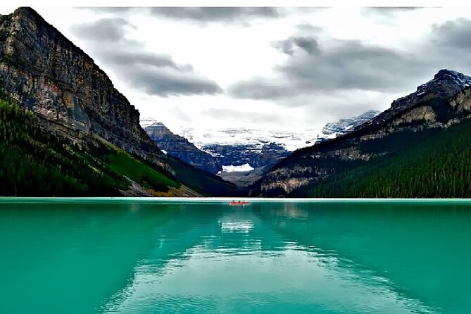 From Banff/Canmore: Moraine Lake and Lake Louise Shared Transfer - Transportation Provided