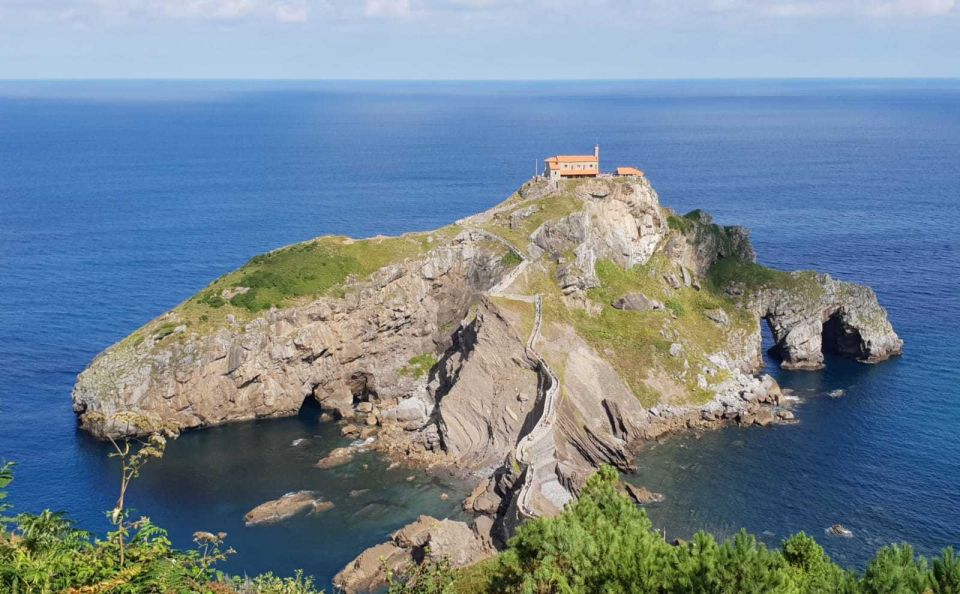 From Bilbao: Gaztelugatxe, Gernika, and Mundaka Group Tour - Itinerary Highlights