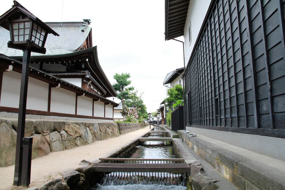 From Kanazawa: Shirakawago, Hida-Furukawa and Takayama Visit - Shirakawago