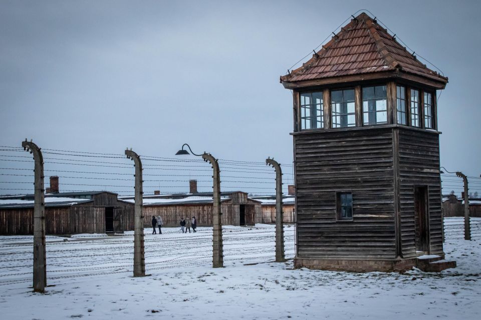 From Krakow: Auschwitz-Birkenau Licensed Tour & Transport - Itinerary