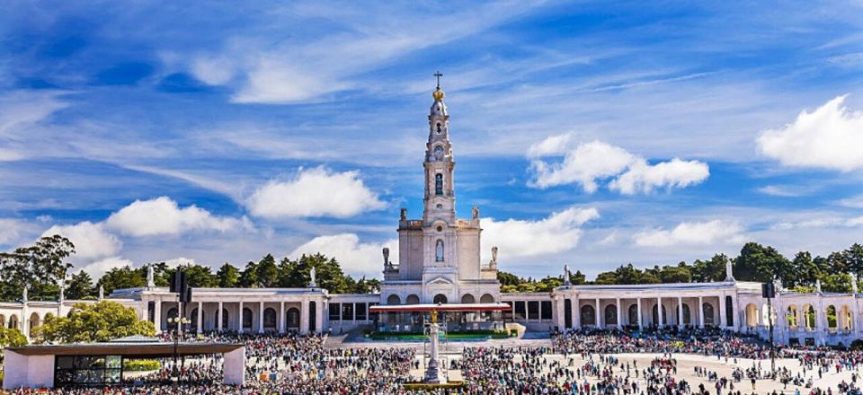 From Lisbon: Fátima, Nazaré, and Óbidos Guided Tour - Itinerary Highlights