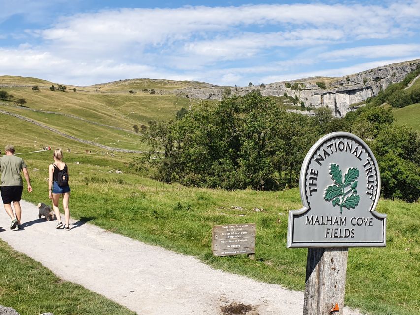 From Liverpool: Full-Day Yorkshire Sightseeing Adventure - Picturesque Yorkshire Towns