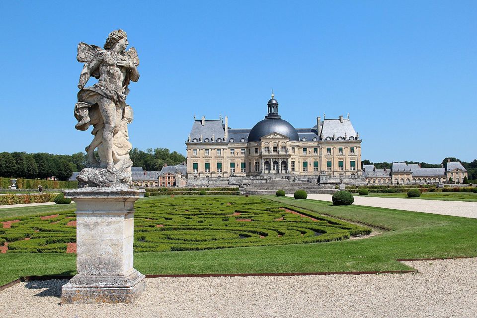 From Paris: Château De Fontainebleau & Vaux-Le-Vicomte Private - Fontainebleau Palaces Magnificent Interiors