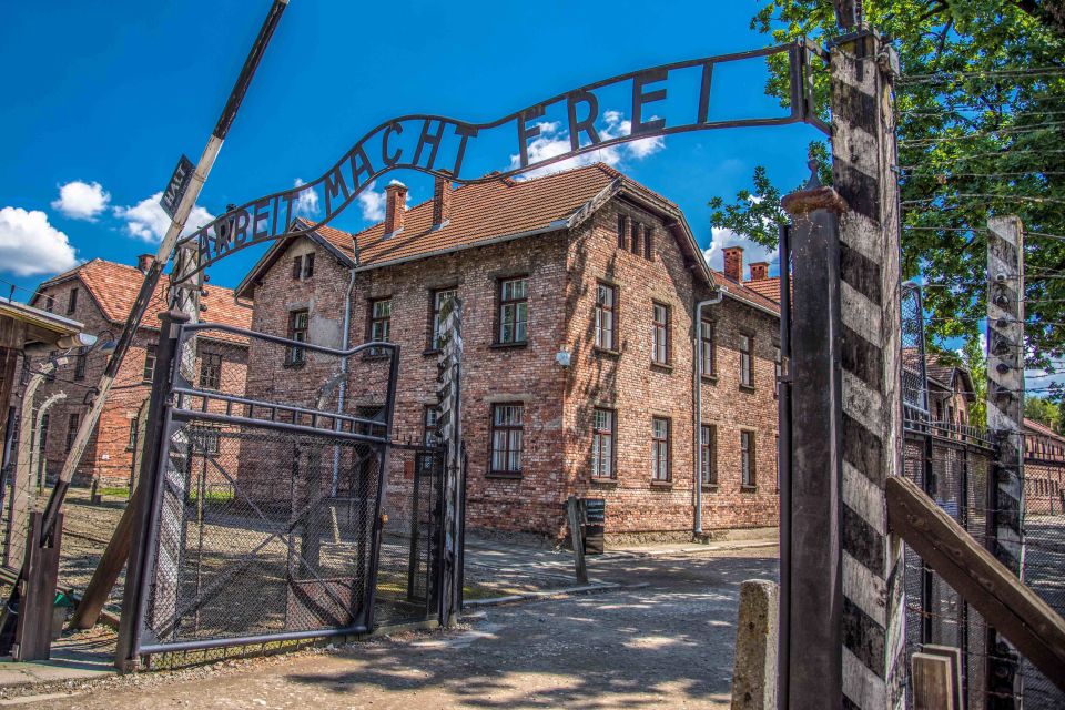 From Warsaw: Guided Tour to Auschwitz-Birkenau and Krakow - Itinerary Details