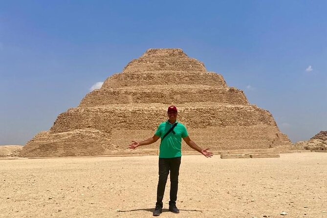 Full-Day GIZA Pyramids ,Sphinx & Sakkara Private Tour - Meeting and Pickup