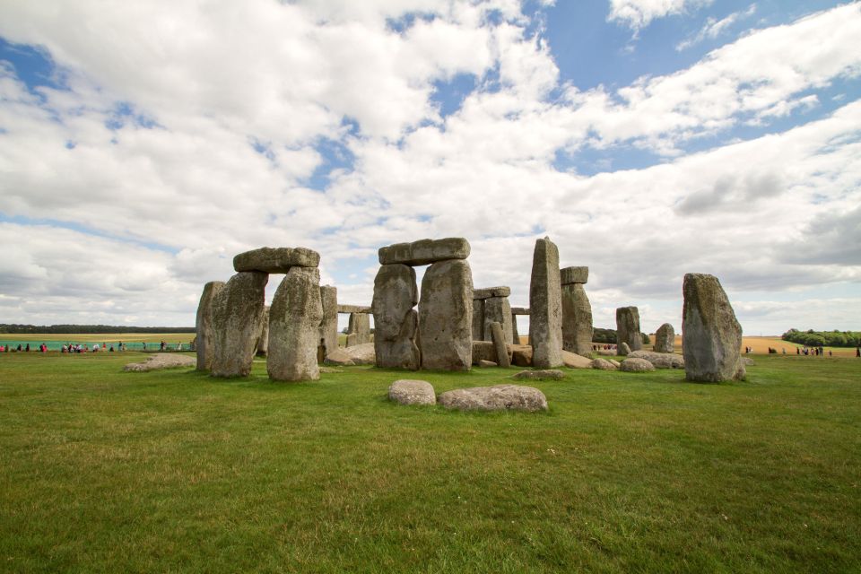 Full-Day Stonehenge and Bath Tour - Stonehenge Exploration