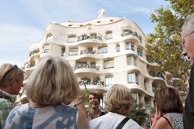 Gaudí & Sagrada Familia Free Tour in English - Meeting Point and Time