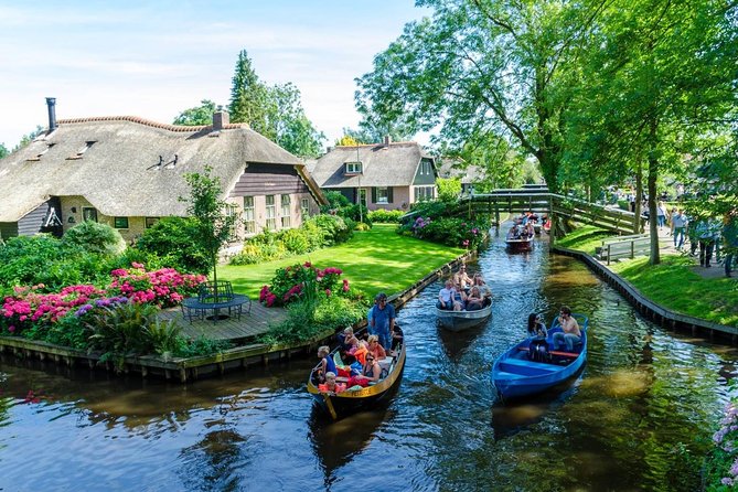 Giethoorn Day Private Tour Inc. Boat Trip - Explore Giethoorn Independently