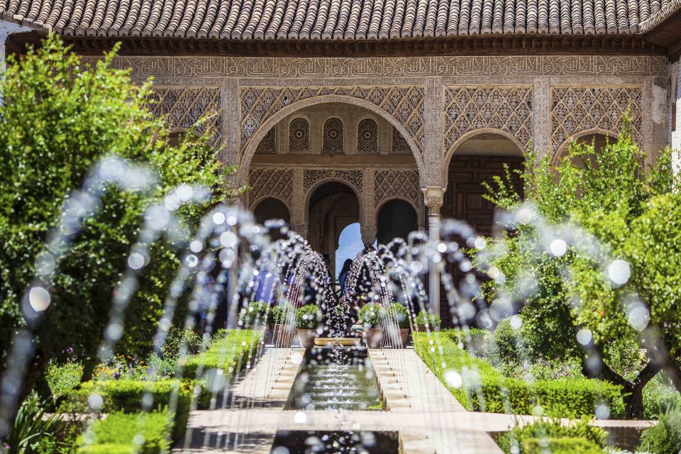 Granada: Alhambra Fast-Track Guided Tour - Itinerary