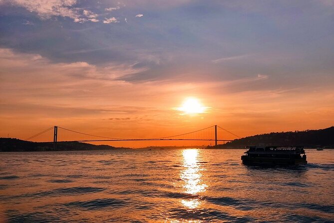 Guided Bosphorus Cruise With Luxury Yacht - Inclusions and Amenities