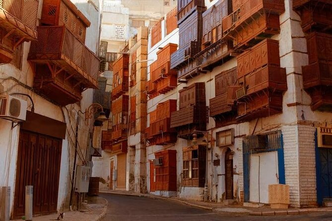 Guided Tour in Jeddah by Local Woman - Inclusions