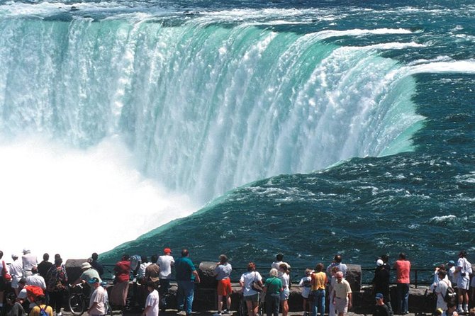 Half-Day Canadian Side Sightseeing Tour of Niagara Falls With Cruise & Lunch - Floral Clock and Old Scow