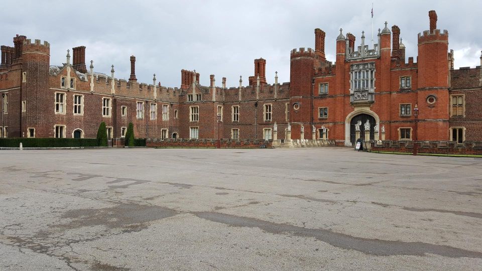 Hampton Court Palace Private Tour With Fast Track Pass - Highlights