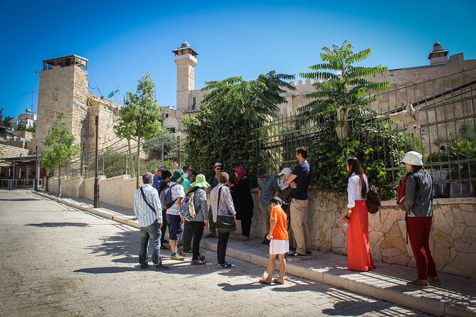 Hebron Dual Narrative Tour From Jerusalem - Exploring Hebrons Sectors