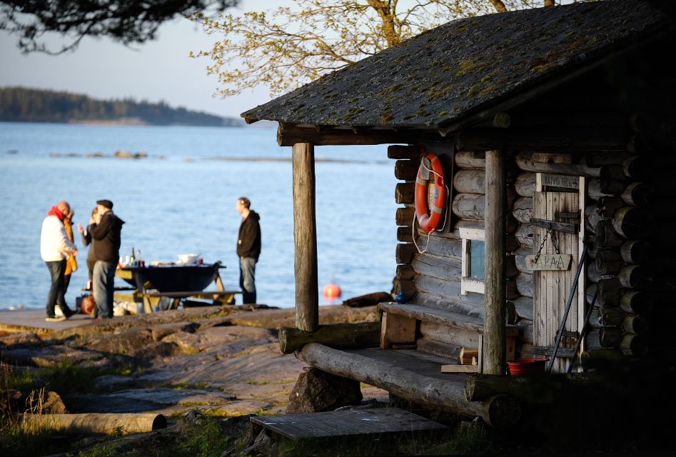 Helsinki: Archipelago RIB Boat Tour With BBQ Lunch and Sauna - Exploring the Archipelago