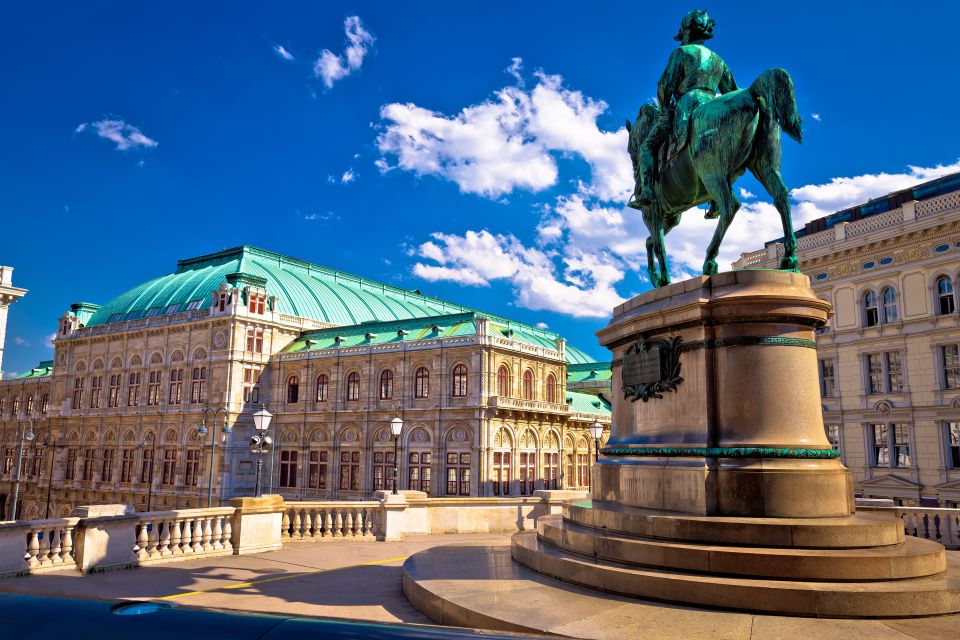 Highlights of Vienna: Private Bike Tour With Licensed Guide - Tour Inclusions