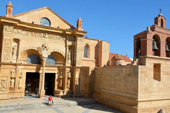 Historical Tour in the Colonial City of Santo Domingo - Meeting and Pickup