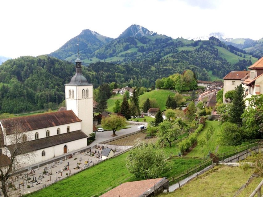 Interlaken: Cheese and Chocolate Full-Day Food Tour - Wandering Gruyères Old Town