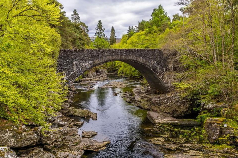 Inverness Day Out: Snapshots of Highland Splendor - Invermoriston: Charming Highland Village