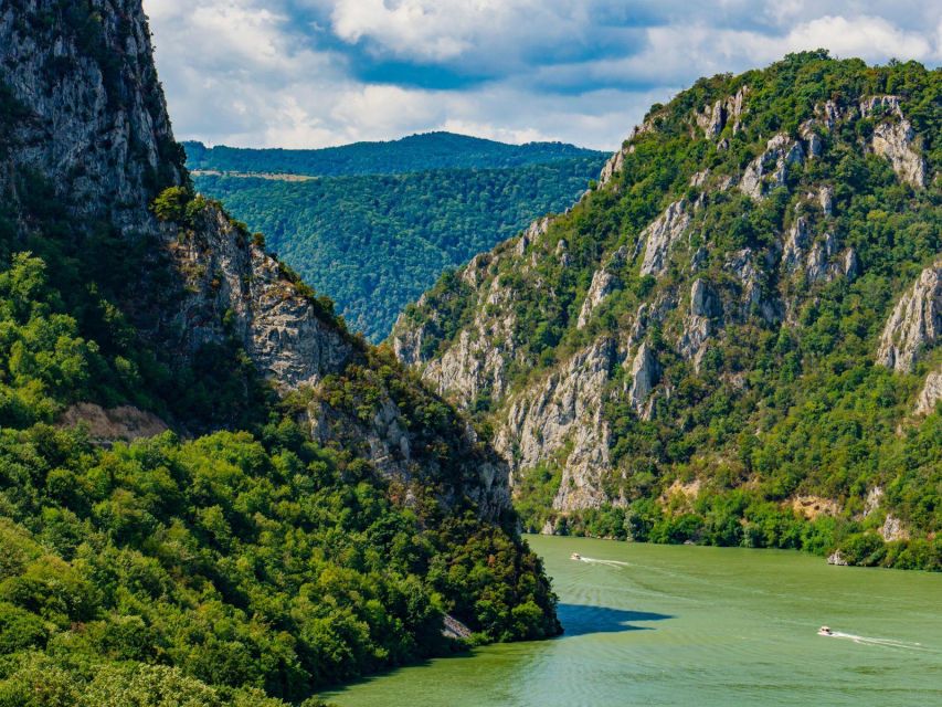 Iron Gate: Golubac Fortress, Lepenski Vir and Boat Cruise - Itinerary Highlights