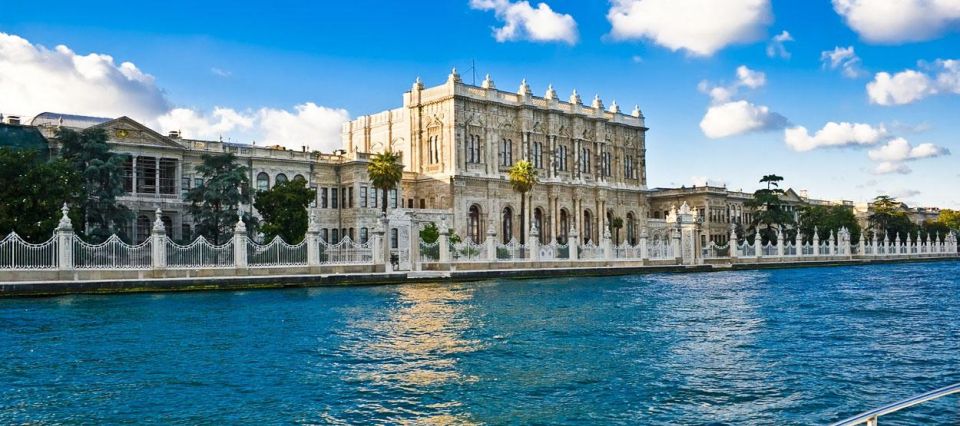 Istanbul: Dolmabahce Palace and Grand Bazaar Tour - Exploring Dolmabahce Palace