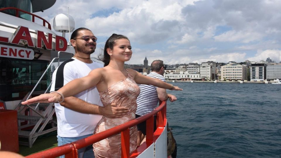 Istanbul: Guided Boat Tour on the Bosphorus - Duration and Reservation Details