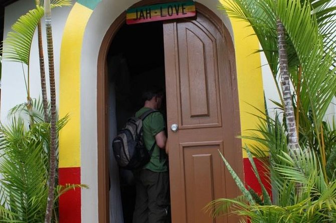 Jamaica Combo Tour: Dunns River Falls and Bob Marley's Nine Mile - Visiting Nine Mile