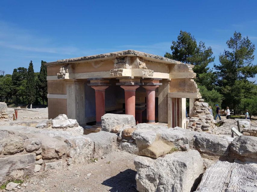 Knossos Palace and Village Pottery Tour - Itinerary Highlights