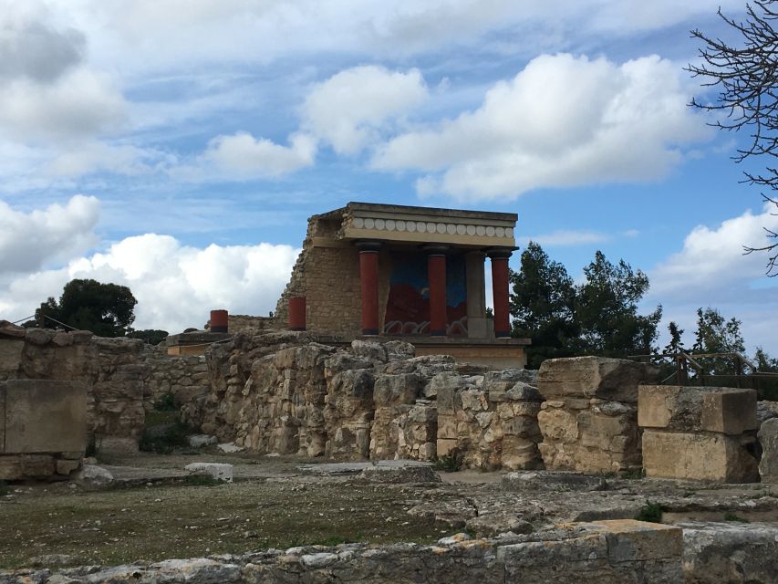 Knossos Palace Skip-The-Line Guided Tour With Max. 8 People - Group Size and Duration