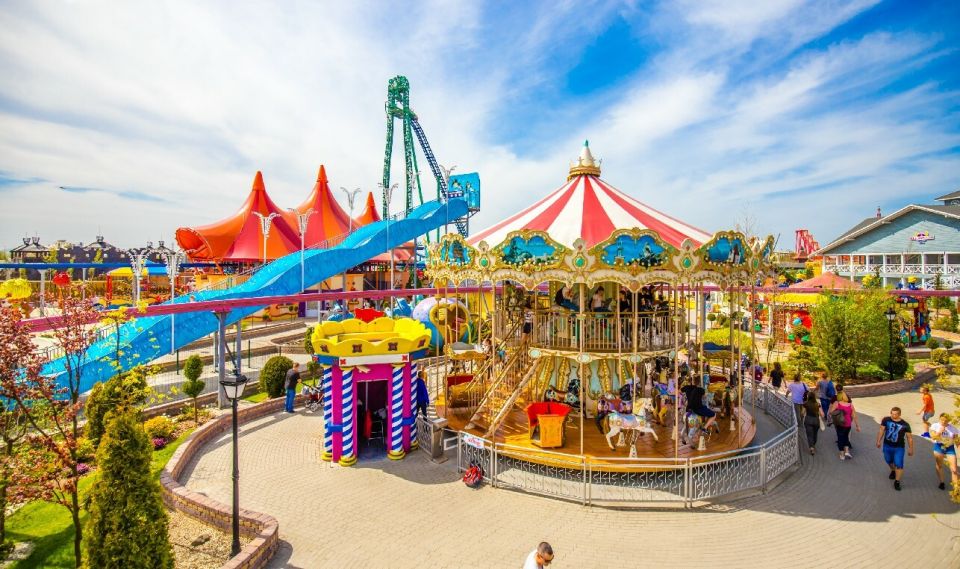 Krakow: Energylandia Amusement Park Winter Kingdom & Summer - Energylandia Amusement Park Zones