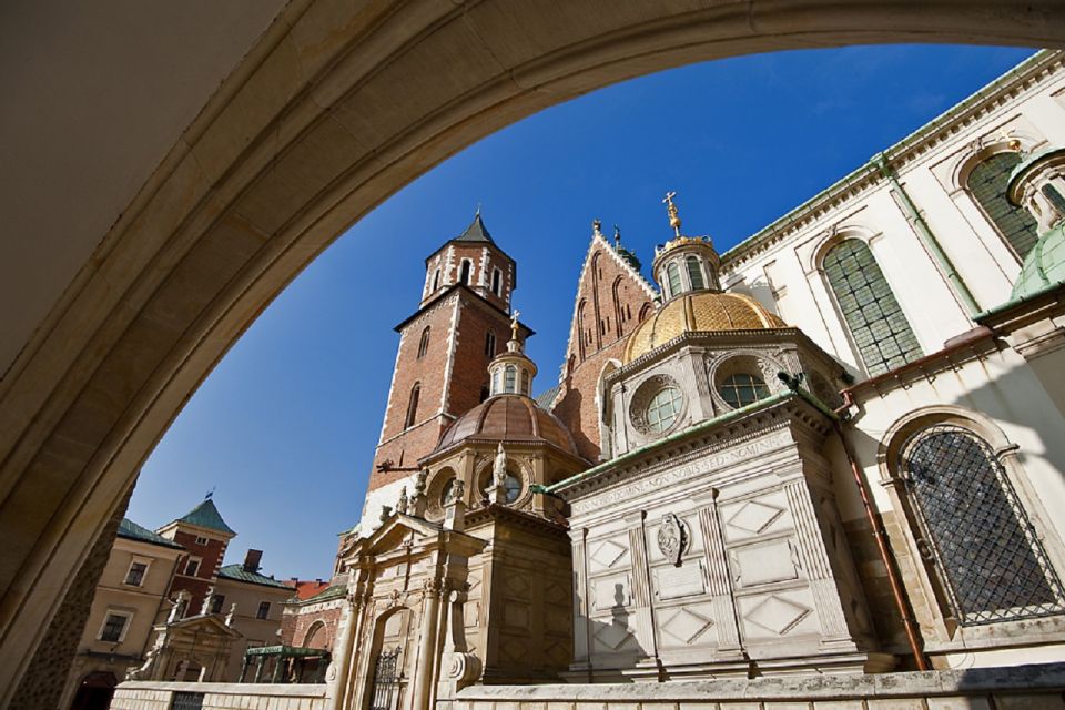 Krakow: Old Town Private Guided Walking Tour - Tour Highlights