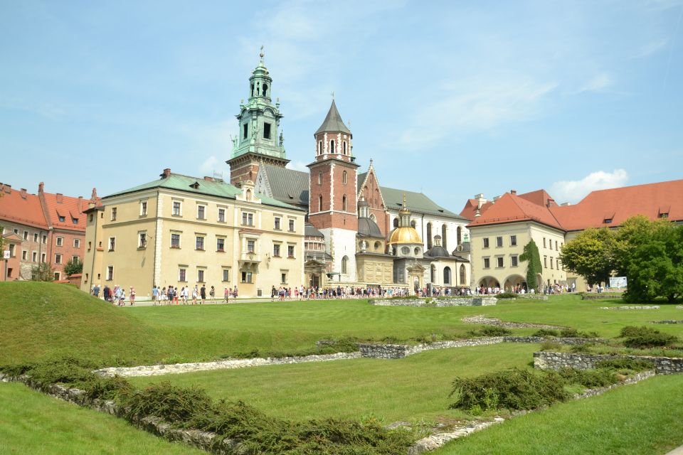 Krakow: The Old Town Walking Tour - Tour Experience and Highlights