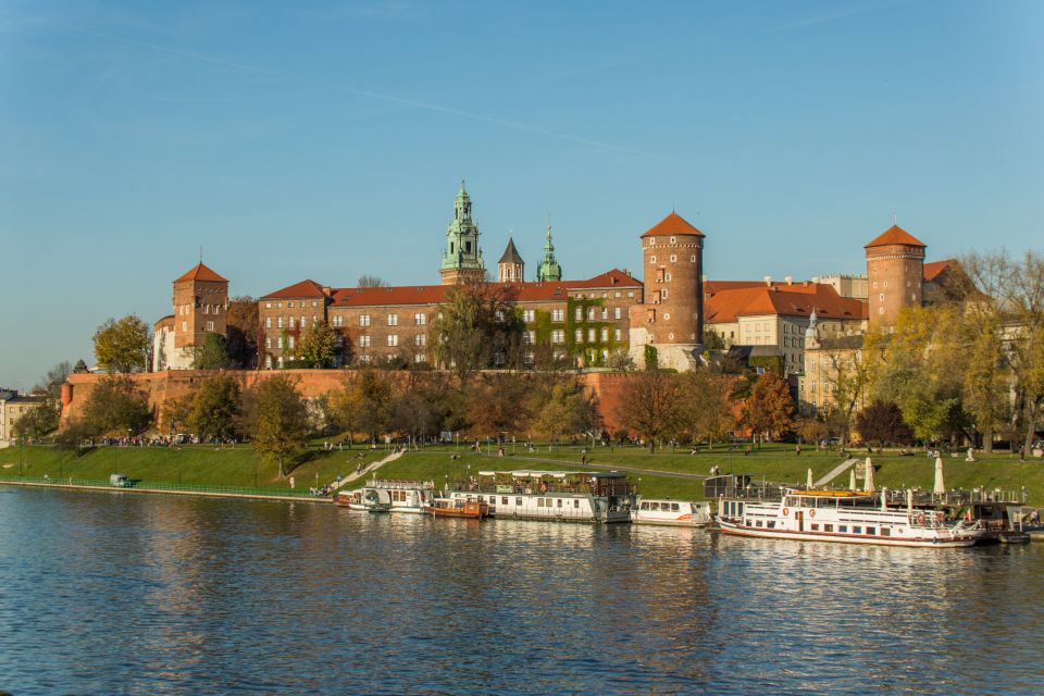 Krakow: Wawel Castle, Cathedral, and Rynek Tour With Lunch - Itinerary Highlights